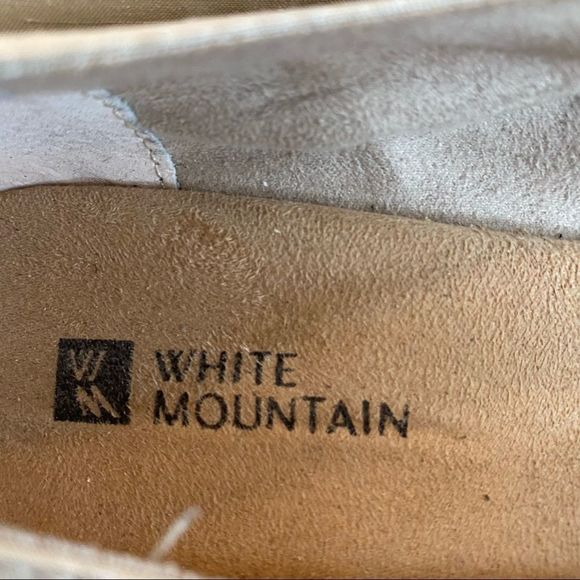 White Mountain women’s cream color open toe wedge heel shoes. 3.5 inch heel - Picture 6 of 8